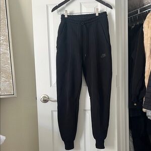 Nike Black Men’s Slim Fleece Joggers
